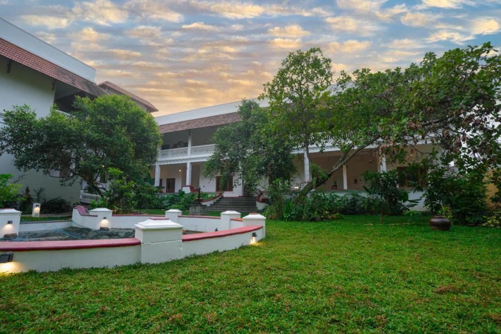 Marari Beach Bungalow Resort Alleppey Mararikulam Exterior photo