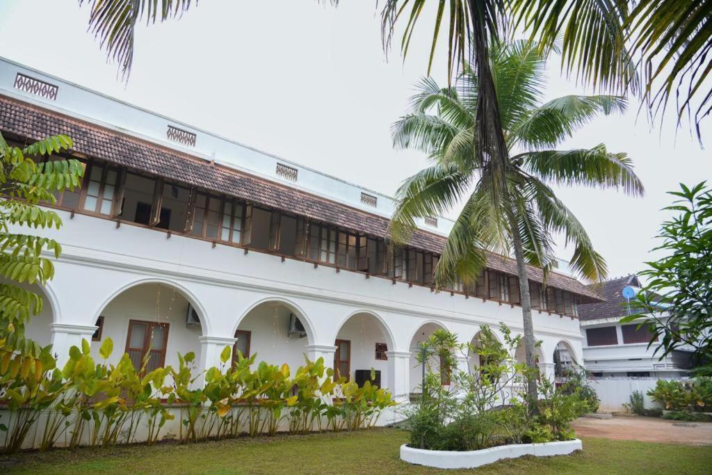 Marari Beach Bungalow Resort Alleppey Mararikulam Exterior photo